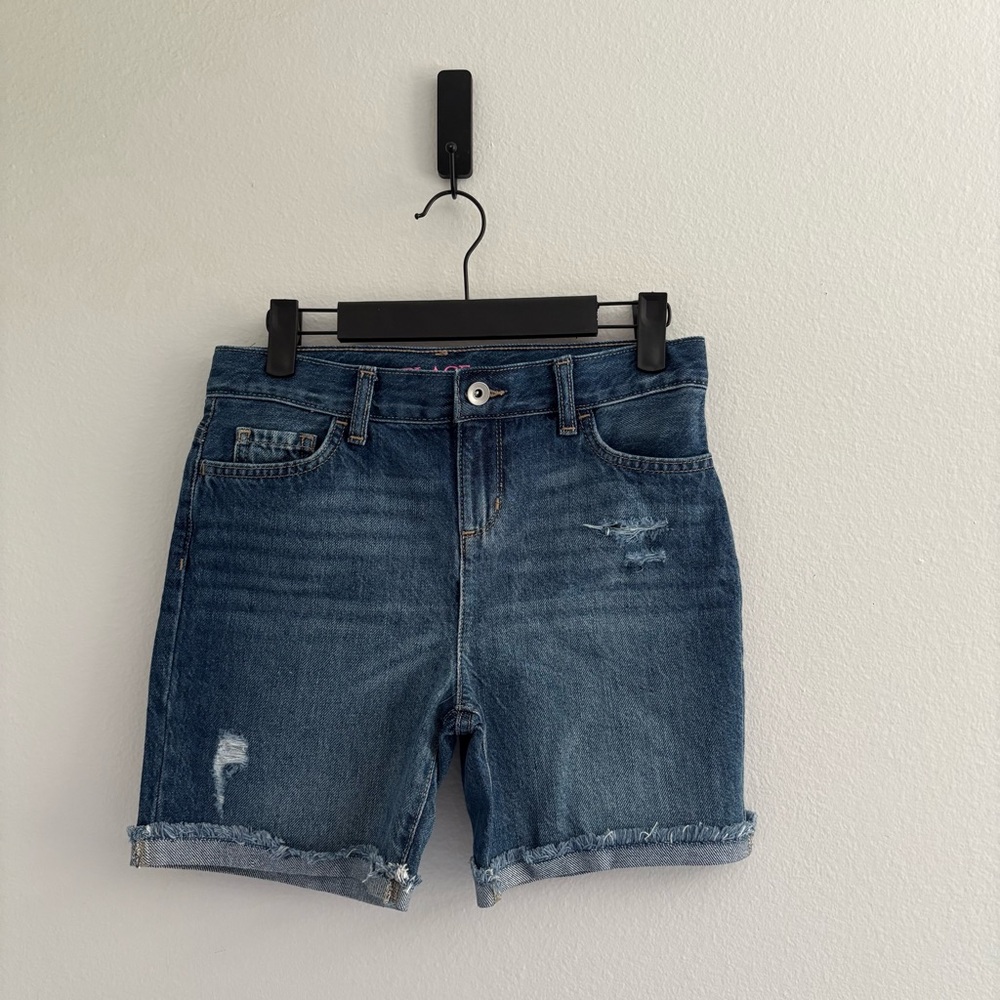 NWOT: The Children’s Place‎ • Distressed Midi Short
